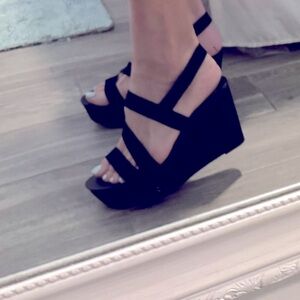VINCE CAMUTO Suede Wedge Sandals NEW 8 1/2